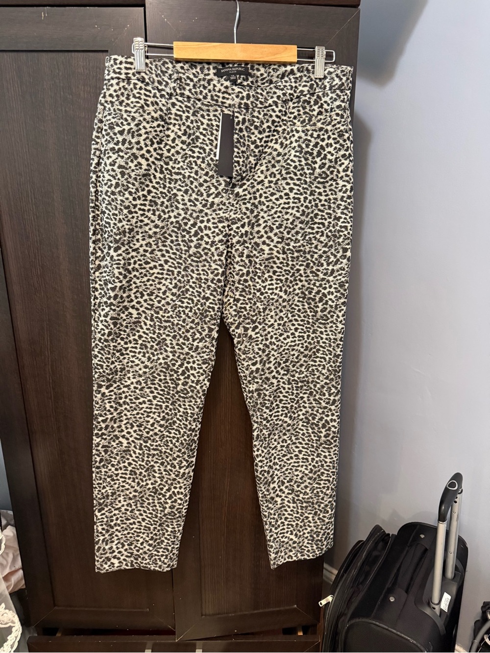Woman’s  Leopard Print Slim Pants - Black & White
